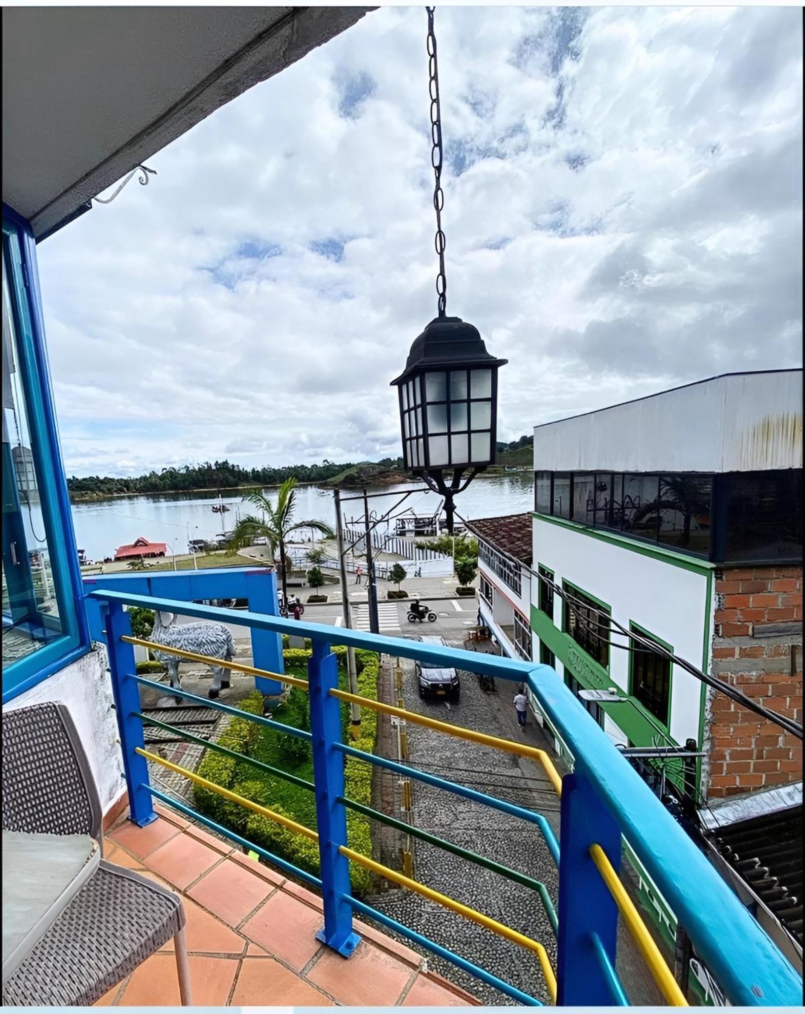 Hotel Guatatur Guatapé Dış mekan fotoğraf