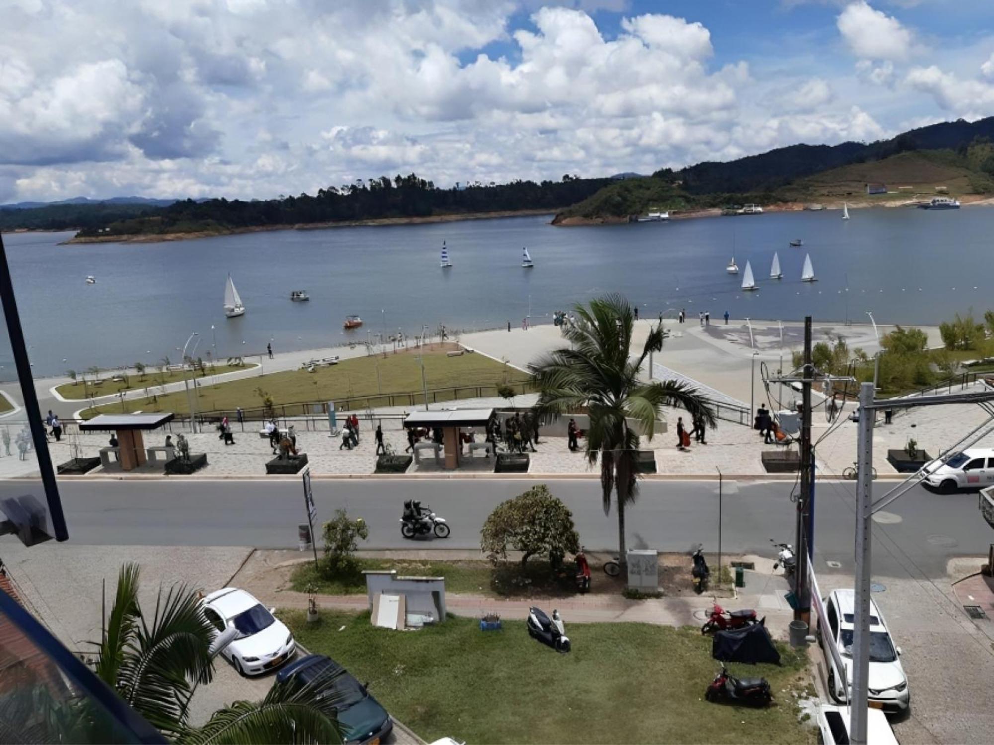 Hotel Guatatur Guatapé Dış mekan fotoğraf