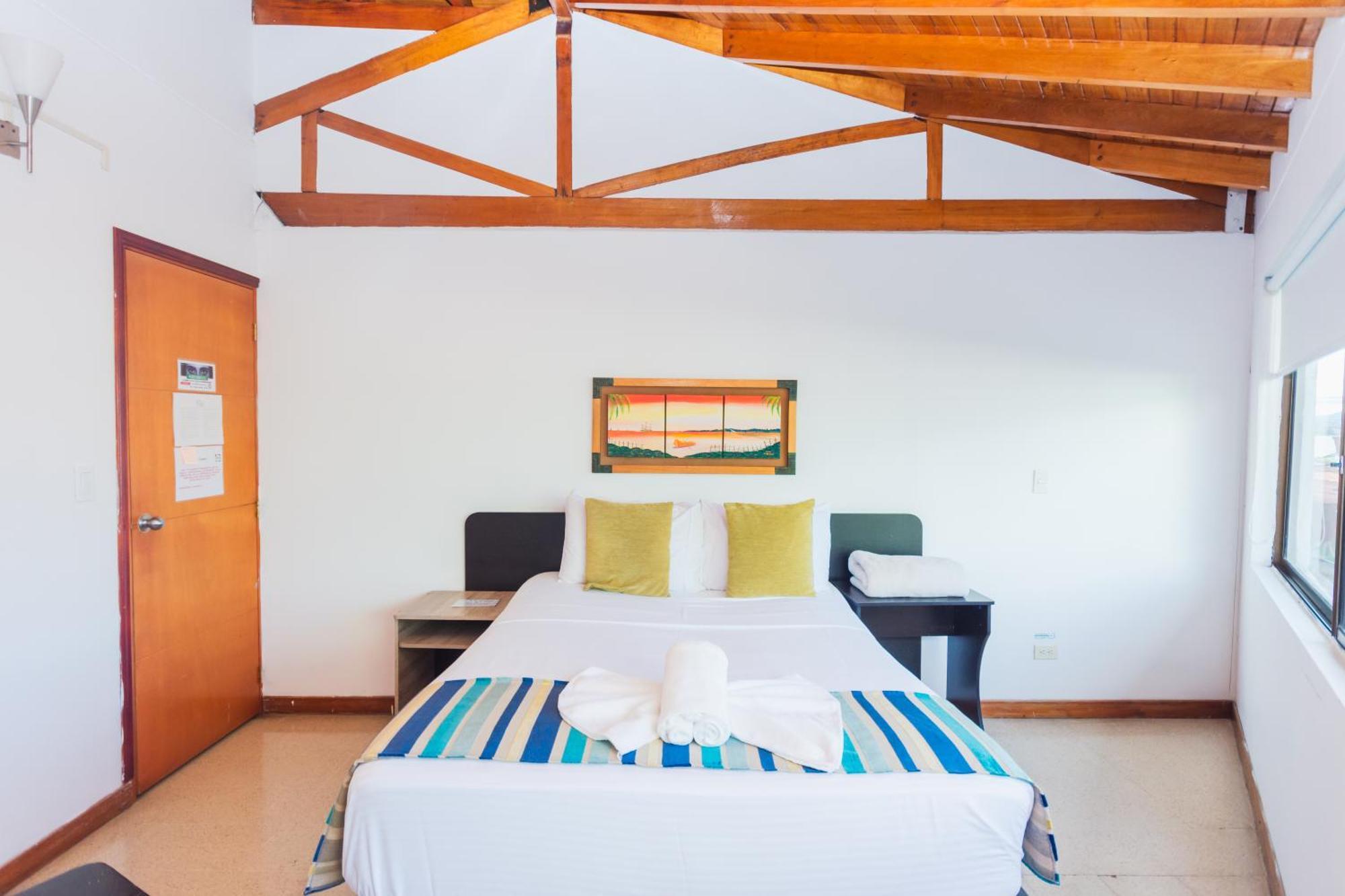 Hotel Guatatur Guatapé Dış mekan fotoğraf